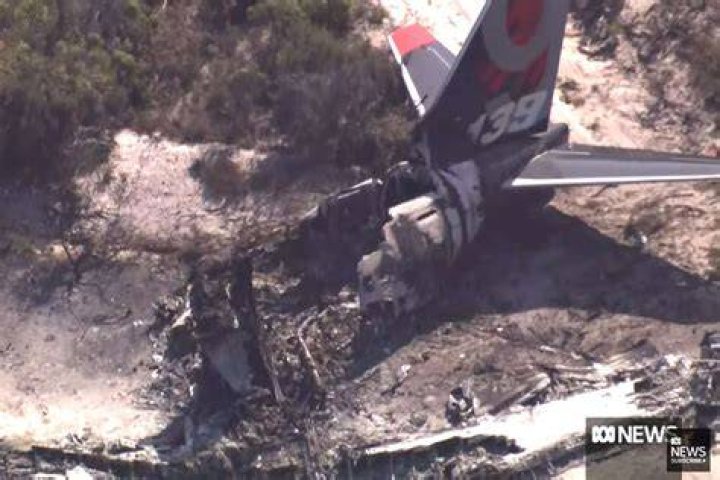 Do pilots survive plane crashes?