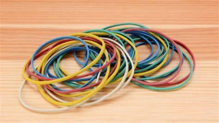 Should I soak rubber bands in oil?