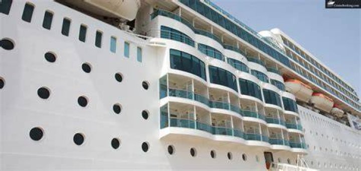 What side of a cruise ship is better?